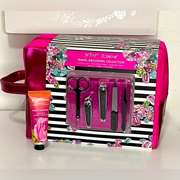 Betsey Johnson Handbags - Betsy Johnson Cosmetic Bag W Grooming Set And Lotion NWT